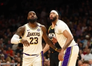 开云下载-泰伦卢入主湖人带来战绩逆袭