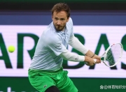 开云足球直播-世界网球队爆冷美国网球队，梅德韦杰夫关键制胜的简单介绍