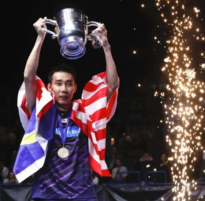 中国羽毛球队碾压马来西亚羽毛球队,李宗伟高光表现的简单介绍 中国羽毛球队碾压马来西亚羽毛球队,李宗伟高光表现的简单介绍