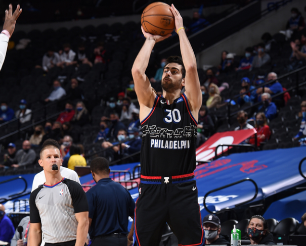 76人力克西班牙男篮,丹尼·格林爆发神勇的简单介绍 76人力克西班牙男篮,丹尼·格林爆发神勇的简单介绍