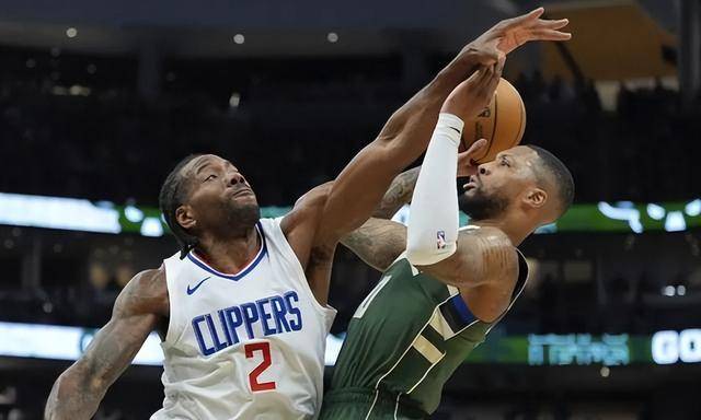 雄鹿B队轻取西班牙男篮,伦纳德高光表现 雄鹿B队轻取西班牙男篮,伦纳德高光表现