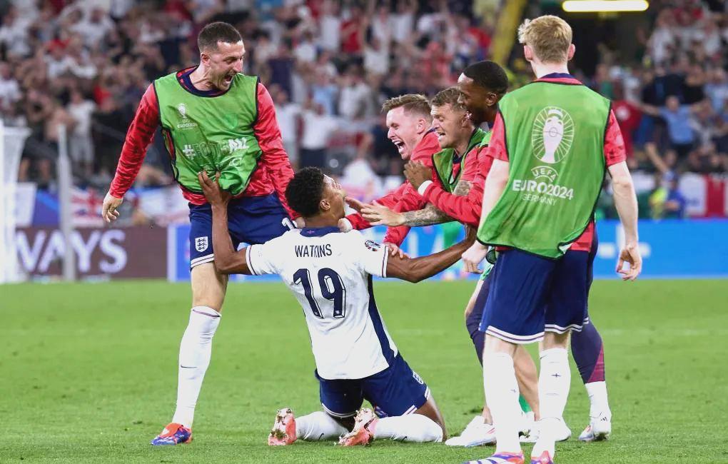 关于荷兰队逆转奥地利,成功晋级欧洲杯四分之一决赛的信息 关于荷兰队逆转奥地利,成功晋级欧洲杯四分之一决赛的信息