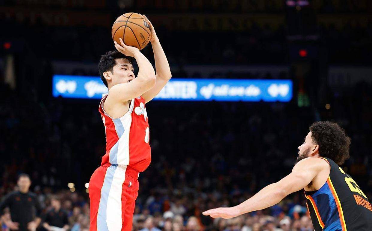 经典比赛场面再现,球星们逆袭勇拼的简单介绍 经典比赛场面再现,球星们逆袭勇拼的简单介绍