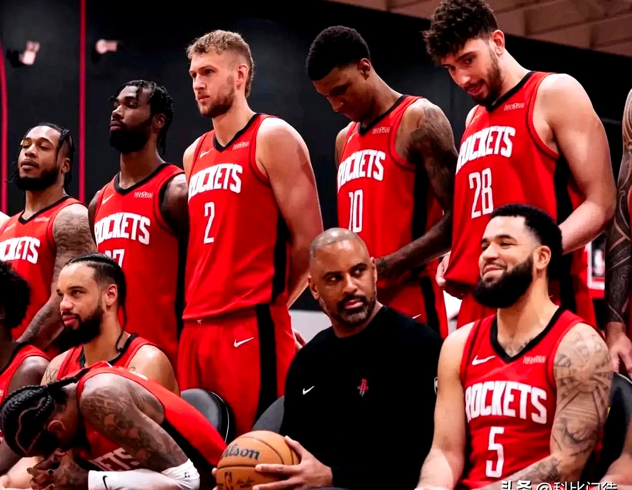 经典比赛场面再现,球星们逆袭勇拼的简单介绍 经典比赛场面再现,球星们逆袭勇拼的简单介绍