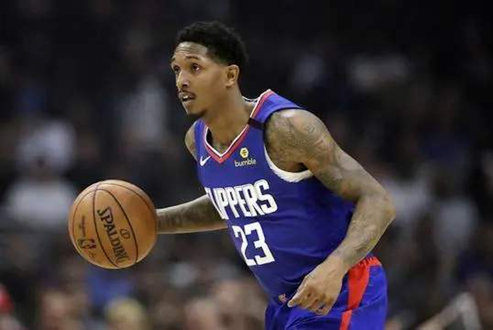 关于马尔代夫球员在关键时刻发挥出色的信息 关于马尔代夫球员在关键时刻发挥出色的信息