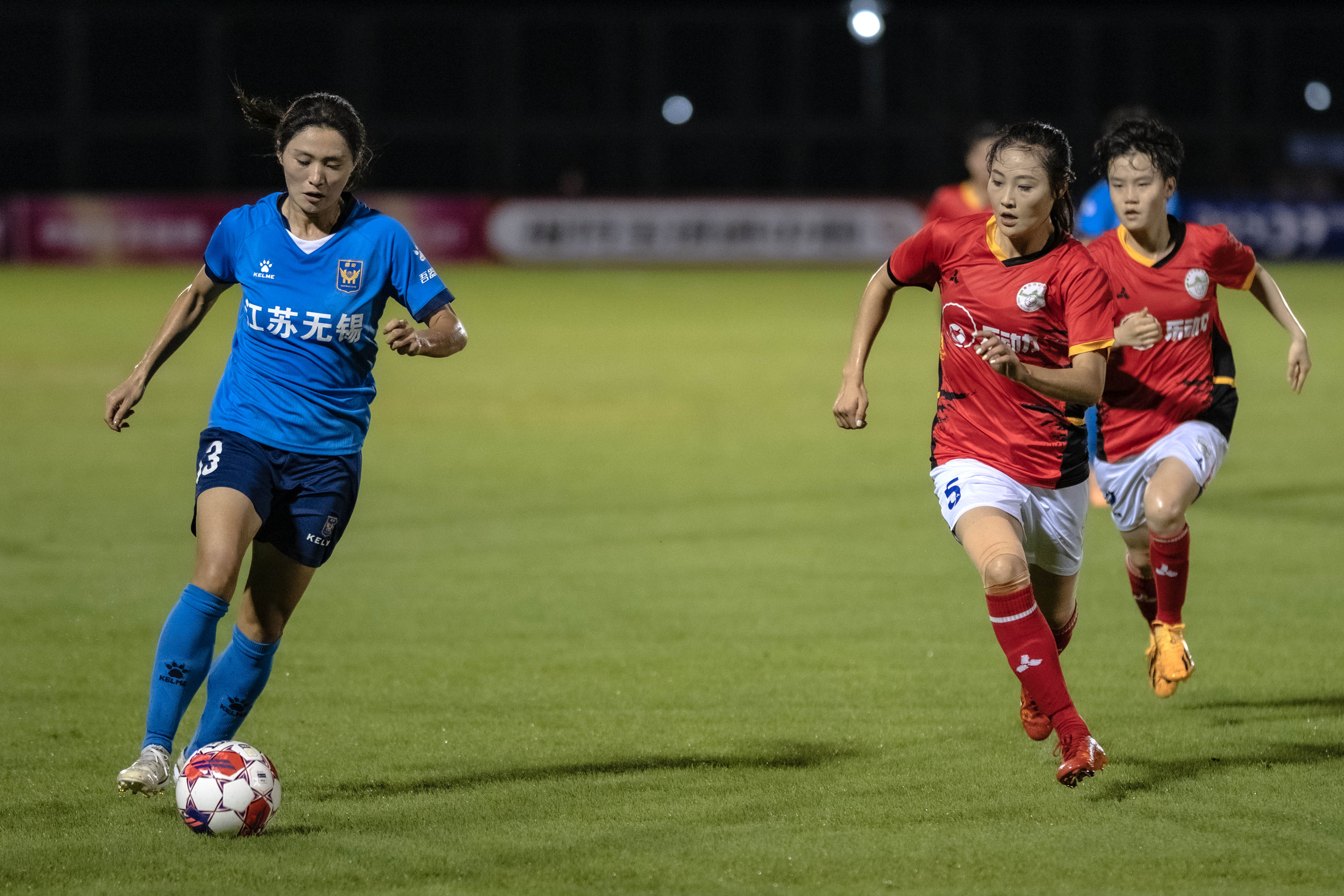 新赛季女足比赛燃情继续,球队积极备战的简单介绍 新赛季女足比赛燃情继续,球队积极备战的简单介绍