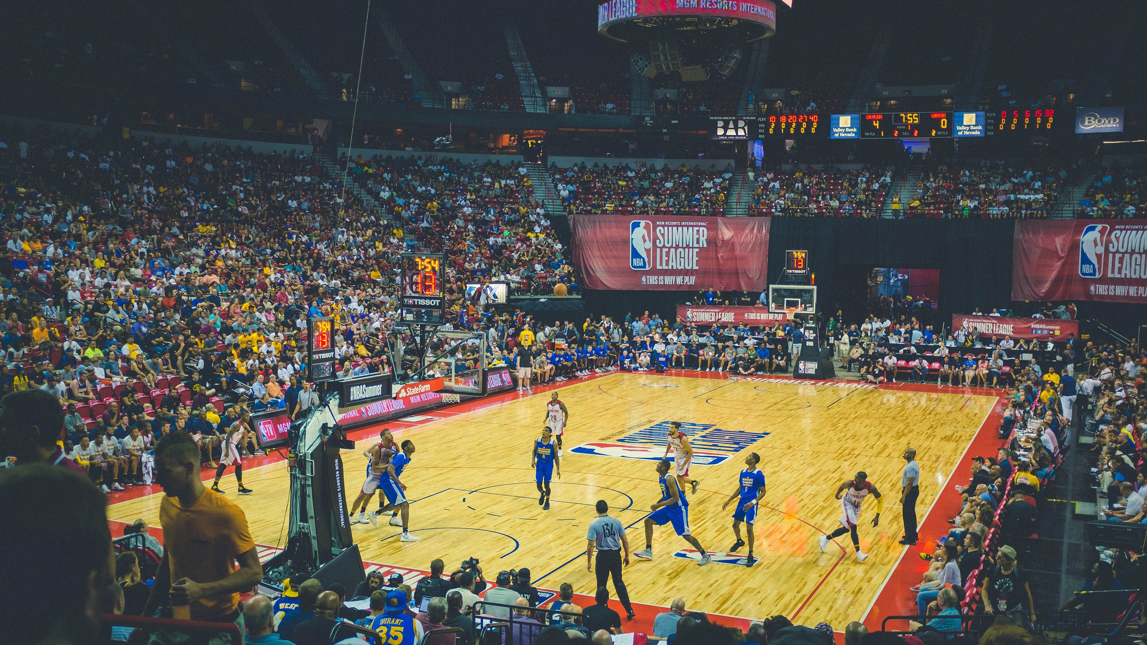 从美加墨世界杯焦点战到马刺碾压森林狼，跨越赛场的统治力哲学