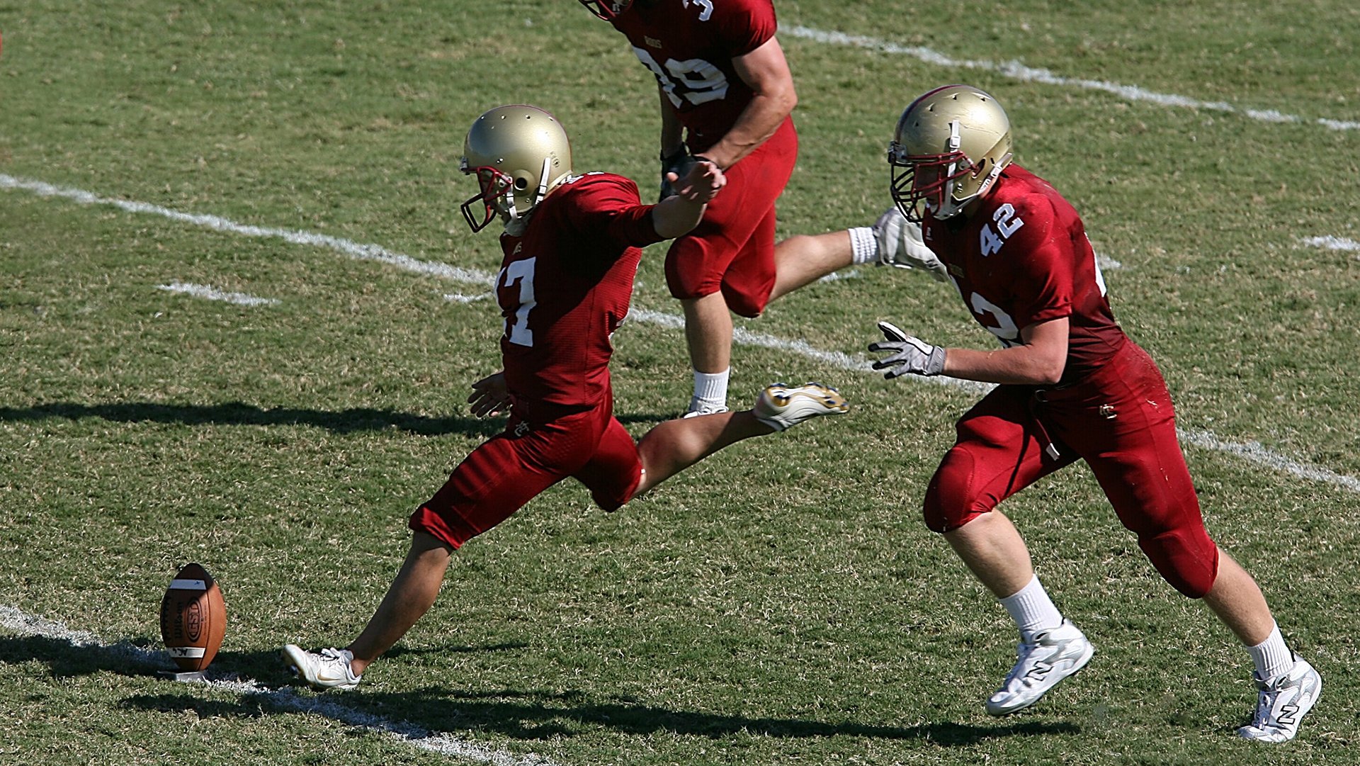 欧冠淘汰赛焦点战，秘鲁轻取墨西哥