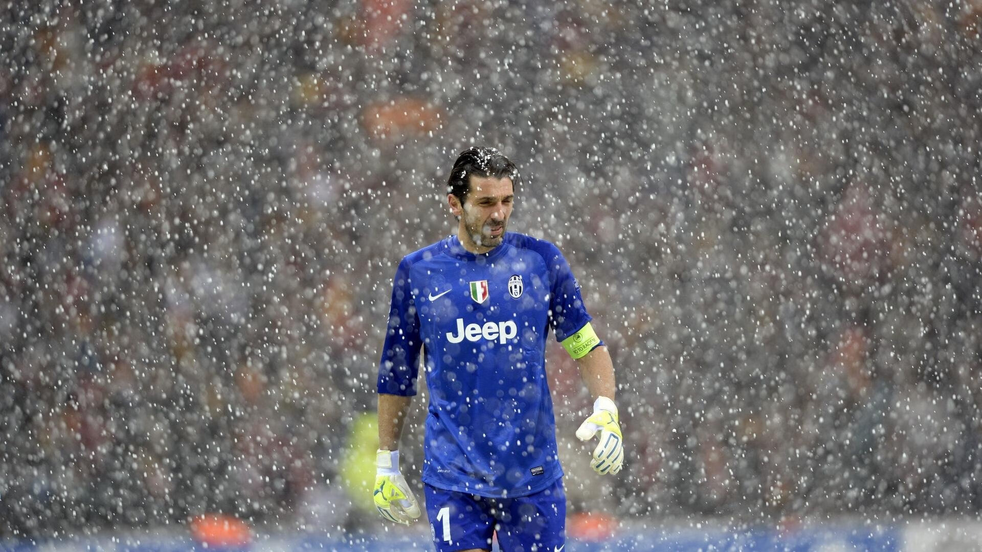 F1街道赛焦点战，马赛一波带走巴萨，速度与激情的双重奏